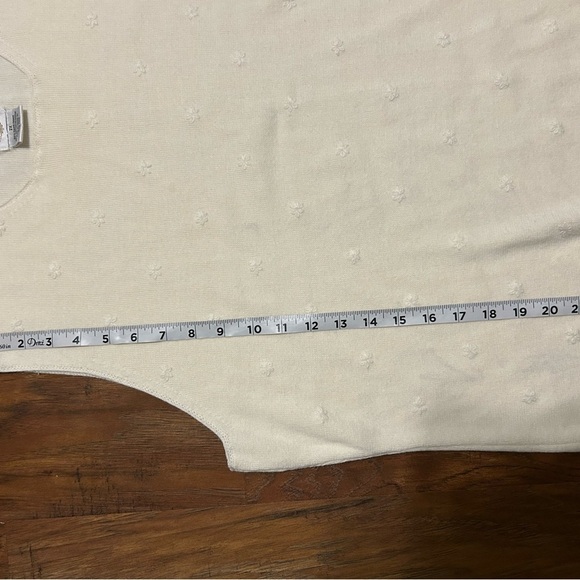 Cream Sleeveless Knit Top Flower Embroidery Size 2X Ramie - Picture 4 of 8